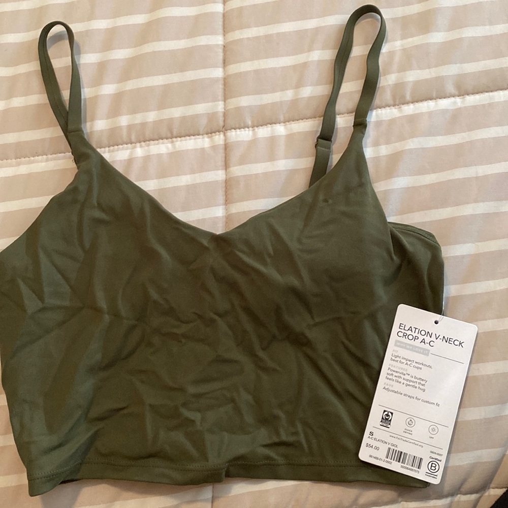 NWT Athleta Elation V Neck Crop